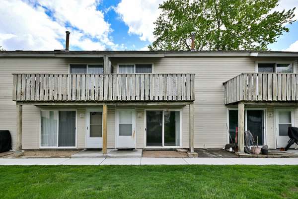 128 1/2 CORA AVE #B, Fox Lake, IL 60020