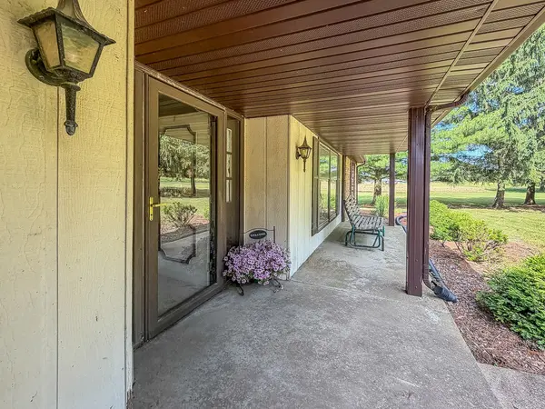 9758 E 1980 North RD, Oakwood, IL 61858