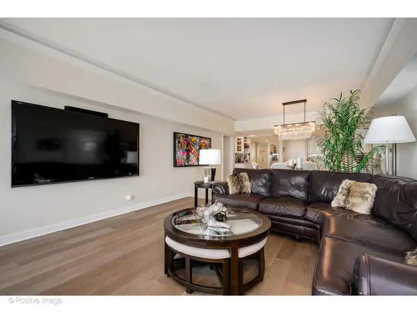 175 E Delaware PL #7107, Chicago, IL 60611