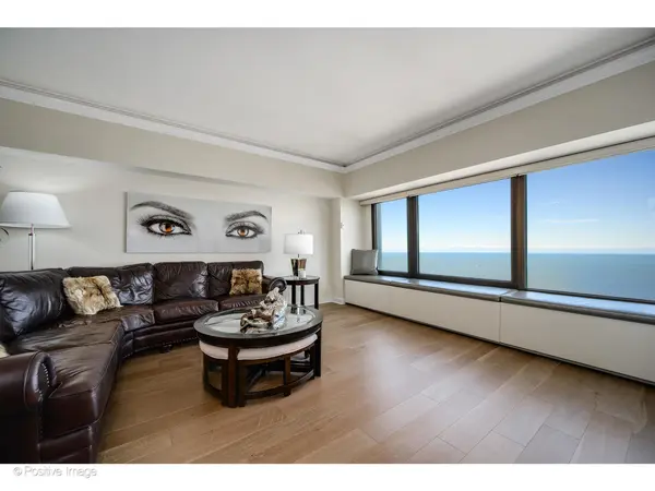 175 E Delaware PL #7107, Chicago, IL 60611
