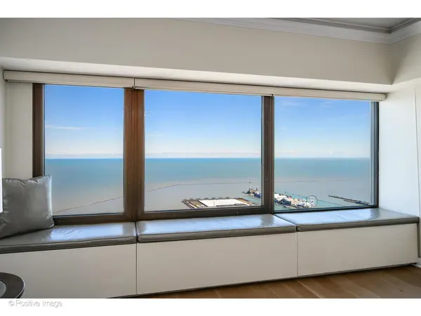 175 E Delaware PL #7107, Chicago, IL 60611
