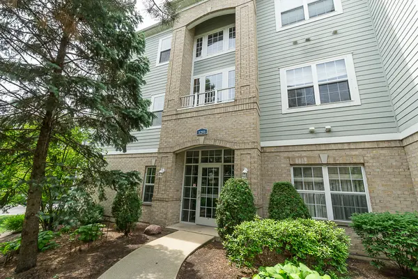 1291 W Lake ST #103, Addison, IL 60101