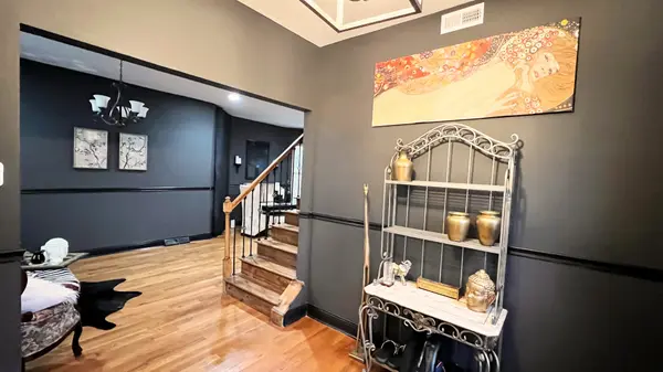 7714 S Marquette AVE, Chicago, IL 60649
