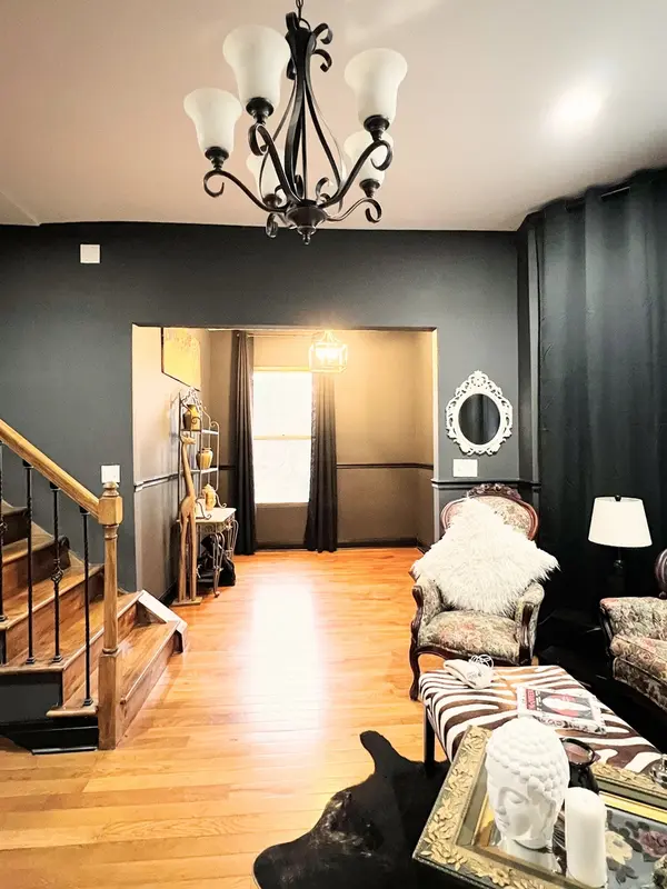 7714 S Marquette AVE, Chicago, IL 60649