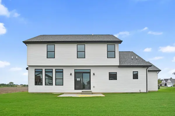 1812 Sunny Acres RD, Mahomet, IL 61853