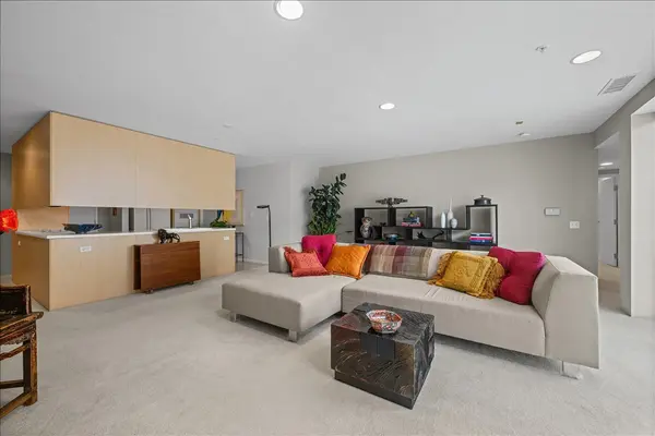 705 11th ST #316, Wilmette, IL 60091