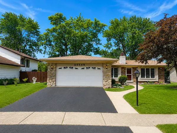 22548 Lakeshore DR, Richton Park, IL 60471