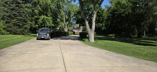 1N521 Mac Queen Dr DR, West Chicago, IL 60185