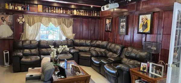1N521 Mac Queen Dr DR, West Chicago, IL 60185