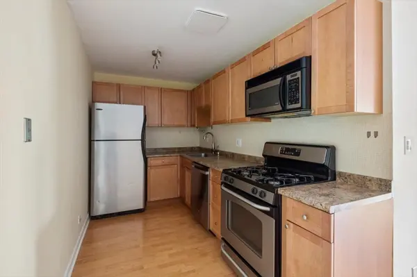 8232 Niles Center RD #214, Skokie, IL 60077