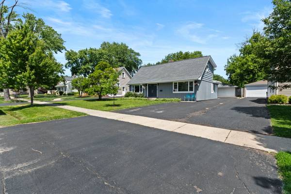 4335 Prospect AVE, Downers Grove, IL 60515