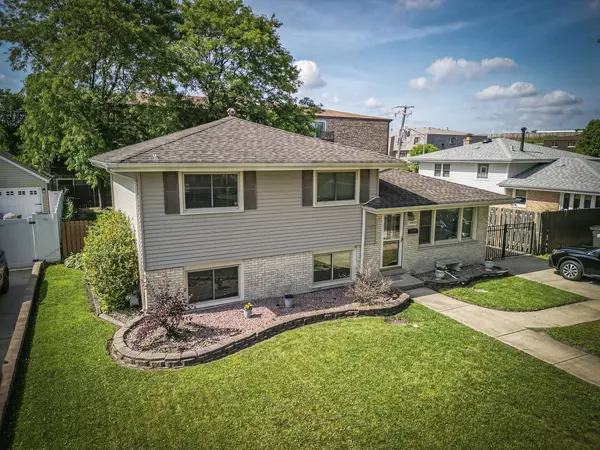 10435 Barnard DR, Chicago Ridge, IL 60415