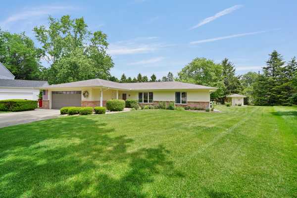 2418 N Nottingham CT, Champaign, IL 61821