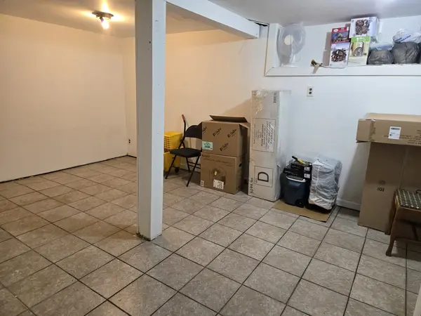 953 Elizabeth ST, Elgin, IL 60120