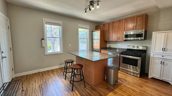 2115 W Wellington AVE, Chicago, IL 60618