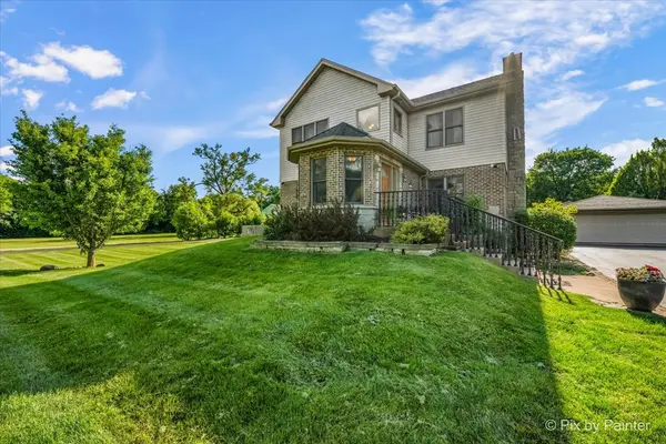 4N260 Walter RD, Addison, IL 60101