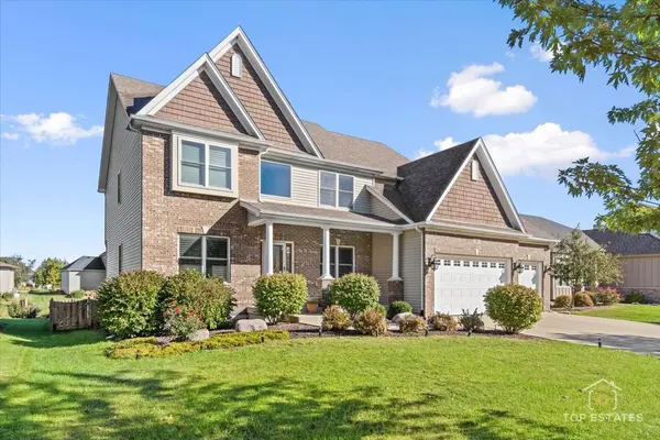385 Andover DR, Oswego, IL 60543