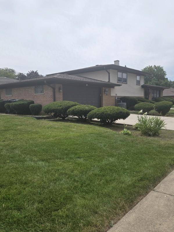 15643 Gouwens LN, South Holland, IL 60473