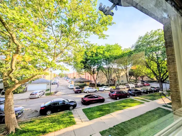 8642 W Berwyn AVE #2S, Chicago, IL 60656