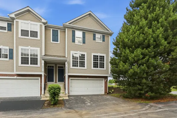 2320 Hudson CIR, Aurora, IL 60502