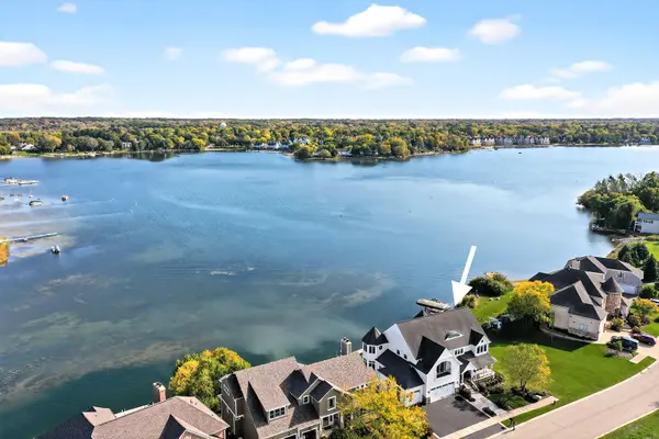 820 Peninsula DR, Wauconda, IL 60084