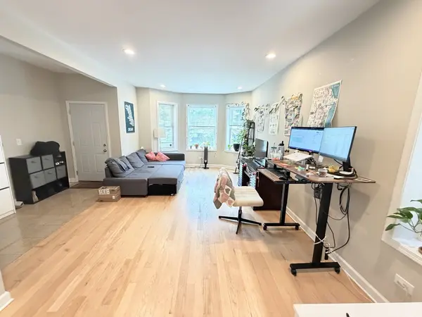 1330 W Roscoe ST #1, Chicago, IL 60657