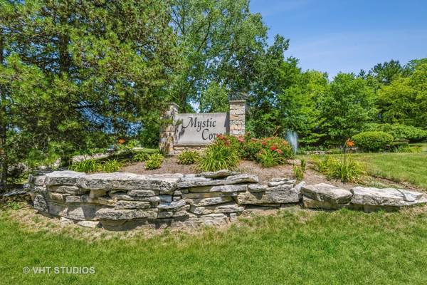 1201 Bayshore DR, Antioch, IL 60002