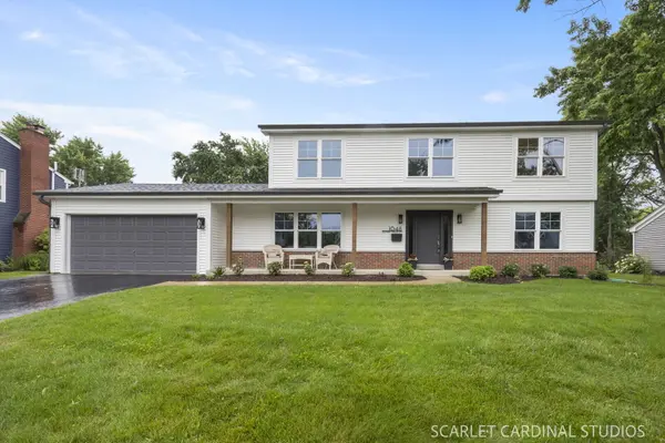 1048 Summit Hills LN, Naperville, IL 60563
