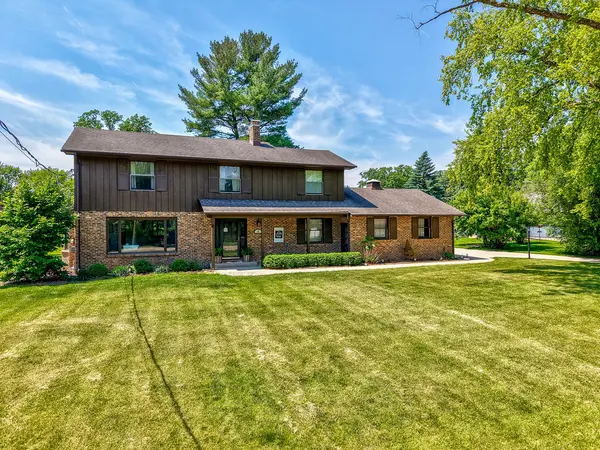 15 Oaklane DR, Ottawa, IL 61350
