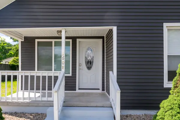 1608 W Adams ST, Herrin, IL 62948