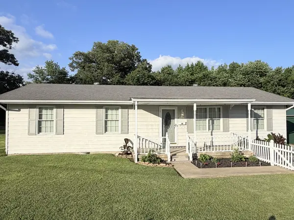 1200 Academy ST, Eldorado, IL 62930