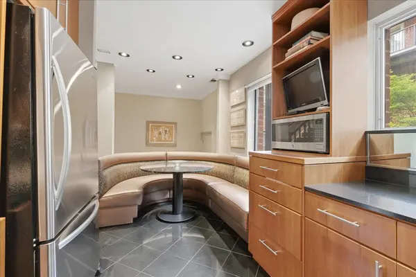 5400 S Hyde Park BLVD #1c, Chicago, IL 60615