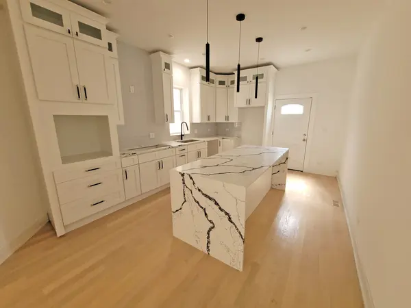 6442 S INGLESIDE AVE, Chicago, IL 60637
