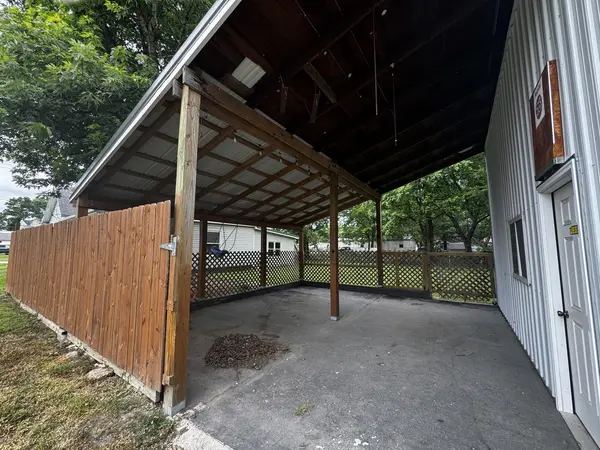 215 E Main ST, Tamaroa, IL 62888
