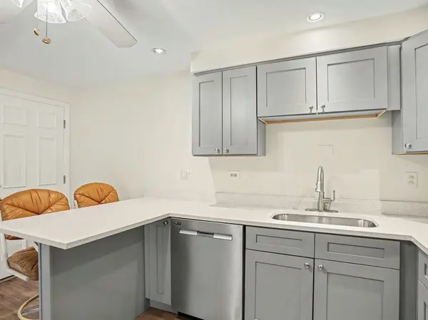 11115 S 84th Ave #2B, Palos Hills, IL 60465