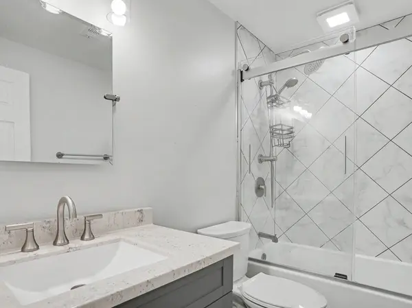 11115 S 84th Ave #2B, Palos Hills, IL 60465