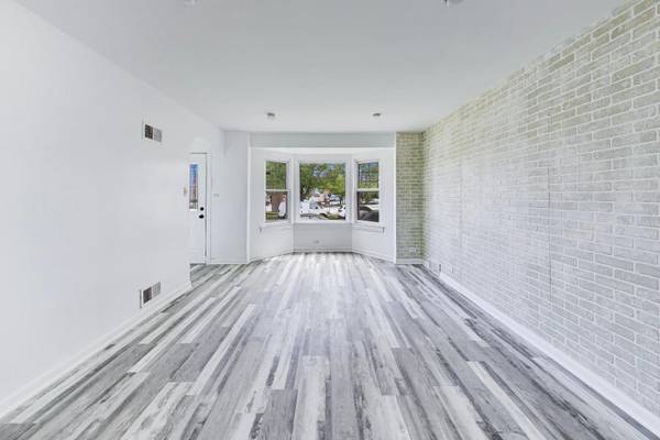 5718 N Parkside AVE, Chicago, IL 60646
