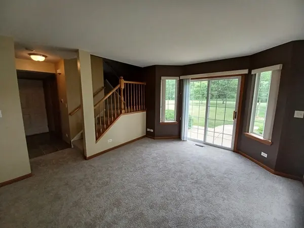 661 Lincoln Station DR, Oswego, IL 60543