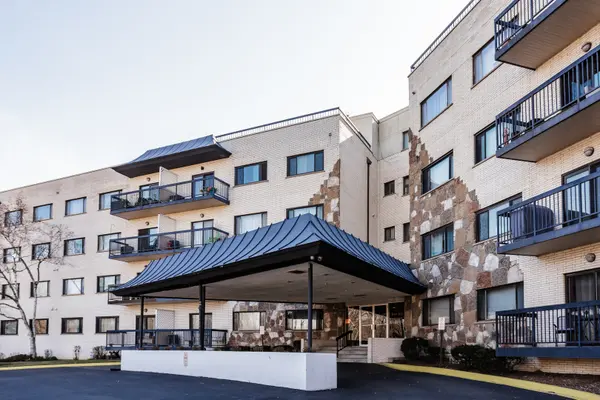 6700 S Brainard AVE #411, Countryside, IL 60525