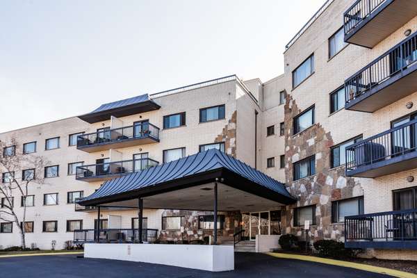 6700 S Brainard AVE #411, Countryside, IL 60525