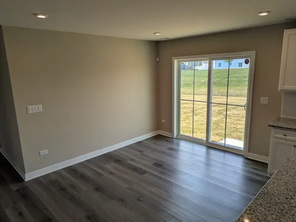 107 Cornerstone DR, Hampshire, IL 60140
