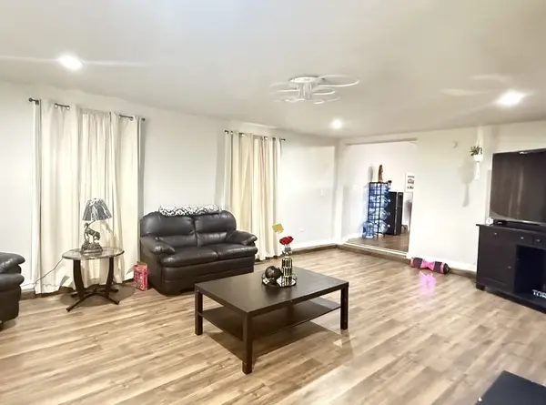 42 Rushmore RD, Fox Lake, IL 60020