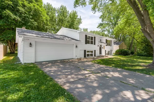 4215 Marquette ST, Davenport, IA 52806