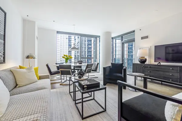 211 N Harbor DR #2403, Chicago, IL 60601