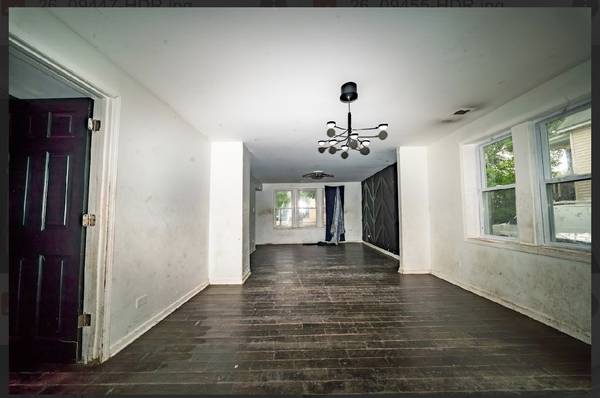 8942 S Baltimore AVE, Chicago, IL 60617