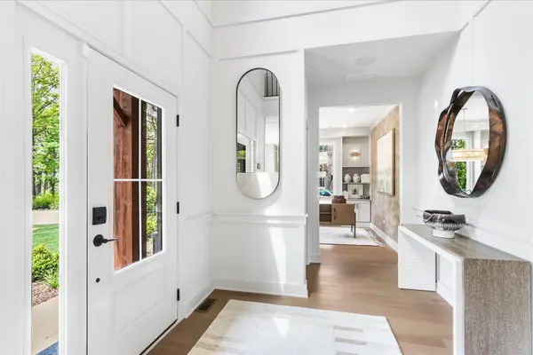 2068 Iron Ridge LN, Naperville, IL 60563