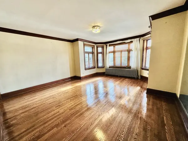 6733 S Maplewood AVE, Chicago, IL 60629