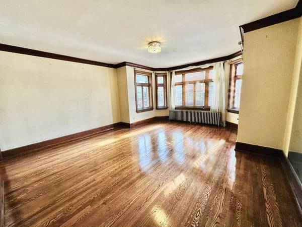 6733 S Maplewood AVE, Chicago, IL 60629