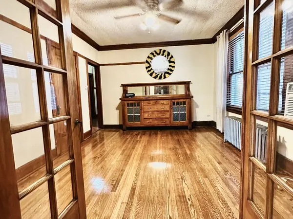 6733 S Maplewood AVE, Chicago, IL 60629