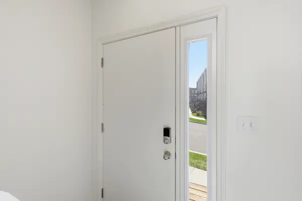 1300 Catalina CT, Schaumburg, IL 60173